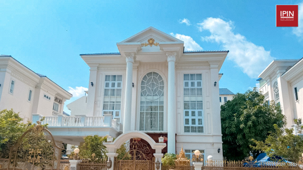 Urgent Sale:  Villa for sale or rent in The Mekong Royal Khan Chroy Changvar
