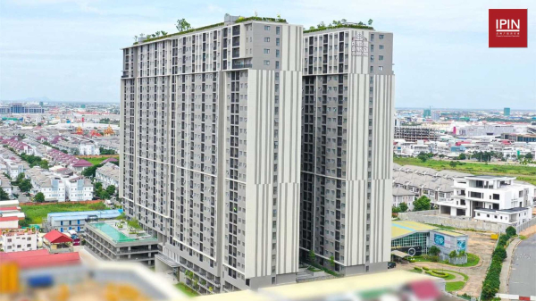 Urgent Sale: Condo for rent at below market price in Parkland TK