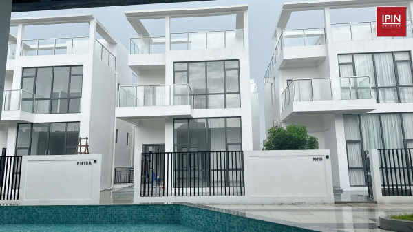 Urgent Sale: Single Villa for sale at below market price in Morgan Park Villa